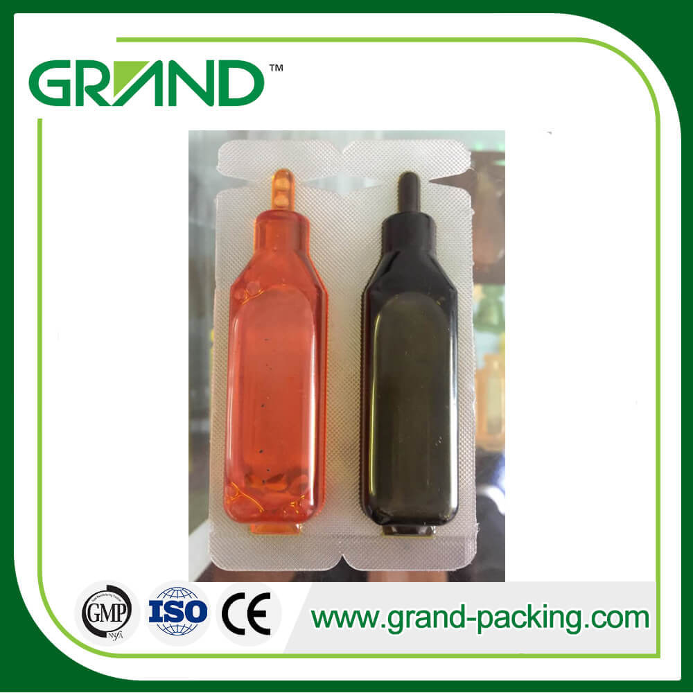 Pesticida/fertilizante líquido Automático de plástico Ampulle/botella formando Máquina de llenado y sellado 
